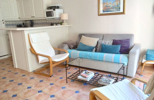 Juan-les-Pins Casa | Pretty House With Garden In Residence With Swimming Pool