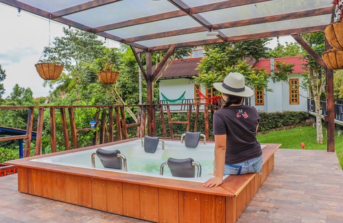 Filandia Cabina | Pretty Modern Cabin at the Tourist Area. MILAGROS