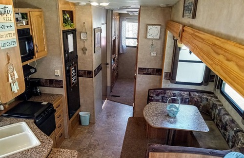 Harrison Casa | Pretty mountain getaway, close to town, on a scenic dirtroad, perfect for ATV's.