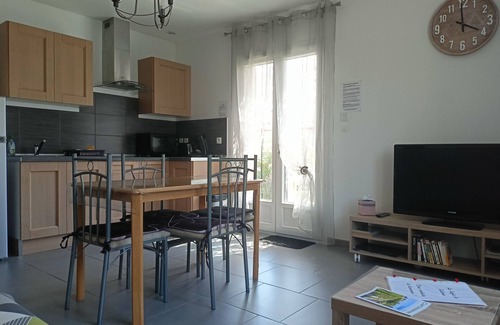 Villemoustaussou Casa | Bonita casa nueva para 2 personas con piscina a 5 minutos de Carcasona