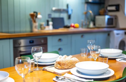 Kelling Cabaña | Pretty Norfolk Cottage in Coastal Village - Romantic, Dog & Family Friendly