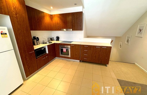 City West Apartamento | Pretty Penthouse - Close to ANU