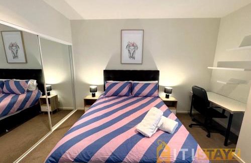 City West Apartamento | Pretty Penthouse - Close to ANU