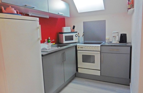 Salles-en-Toulon Casa | BONITA CASA DE PIEDRA RENOVADA