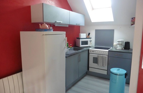 Salles-en-Toulon Casa | BONITA CASA DE PIEDRA RENOVADA