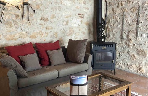 Mouzieys-Panens Cabaña | Pretty stone cottage with terrace in a property with swimming pool