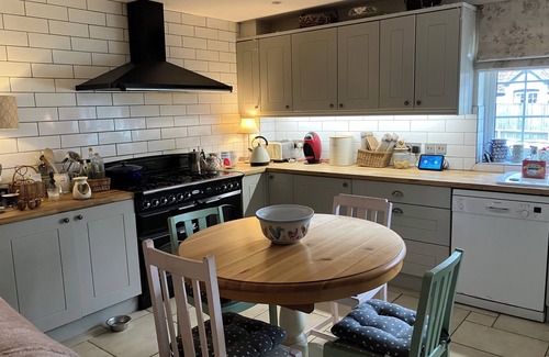 Marnhull Cabaña | Pretty two bedroom/two bathroom cottage in Marnhull in Dorset.