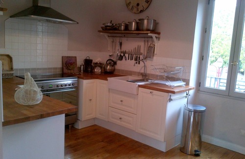 Saint-Genis Casa | Pretty village house with private heated pool. Opposite historic church.