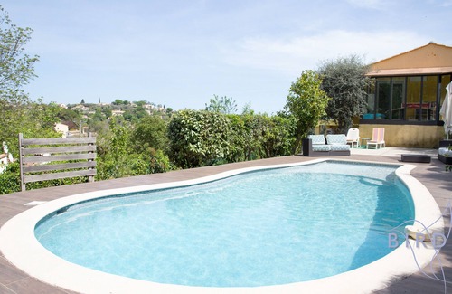 Le Rouret Villa | Pretty villa in greenery ecrin