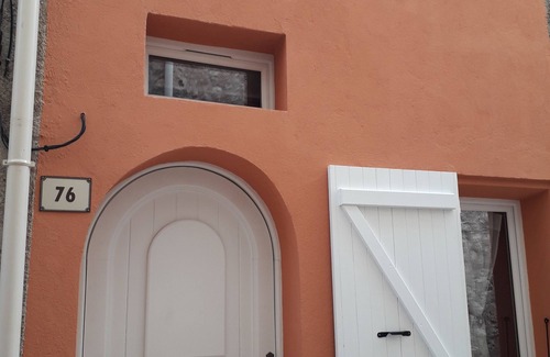 Bagnols-en-Foret Casa | Bonita casa de pueblo 4 personas 57m cuadrados en pueblo típico provenzal