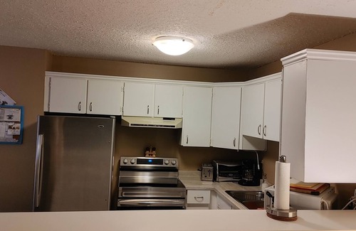 East Kootenay Casa | Akiskinook Resort! 1 BR Condo- Capacidad 5 / Piscina climatizada / Bañera de hidromasaje / Playa de arena / Tenis / Squash / Golf
