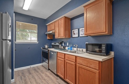 Cypress Apartamento | Price Drop![20% OFF] Cozy 3BR & 2BTH Apt-14A