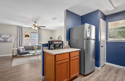 Cypress Apartamento | Price Drop![20% OFF] Cozy 3BR & 2BTH Apt-14A