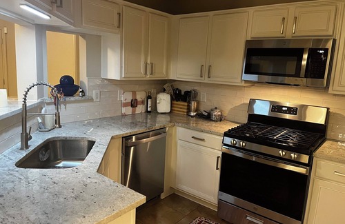 Channelview Casa | PRICELESS w/Charm/Comfort Pvt-10 on Richter: Peaceful 3-bdrm amenities,Pkg,,WiF