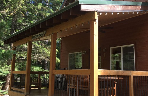 Coolin Cabina | Priest Lake - Hermosa costanera sin el gasto de Lakeview