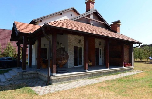 Central Serbia Casa | Prijatan odmor u Bijeljini