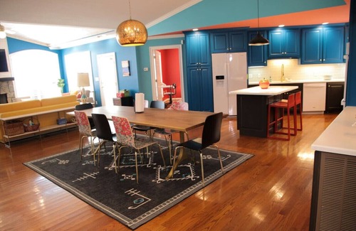 Leesburg Casa | Primary and Guest Home Sleeps 26 Comfortably