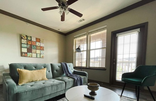 Ferndale Apartamento | Prime 1BD/1BA w/Balcony + Gym - Little Rock