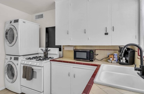 Rincon Heights Apartamento | PRIME 1BR Haven | Walk to 4th Ave & Local Hotspots