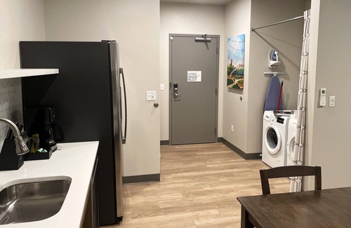 Riverside Apartamento | Prime 2 Bed ADA Accessible Travel Apartment in The Lilac City