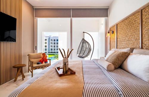 El Médano Ejidal Apartamento | Prime 2BR Cabo Condo Walk to Beach & Marina, Stunning Views
