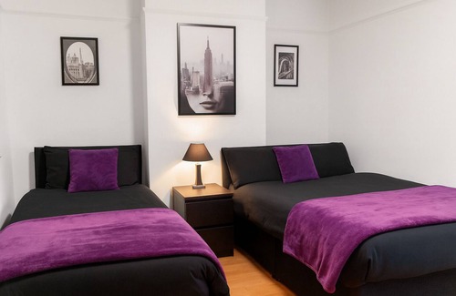 Reading Casa | Prime 4BR Reading House & Free Parking