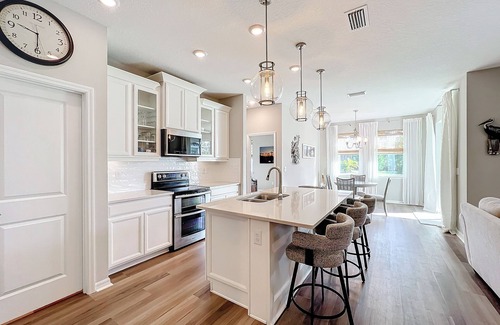 Venice Casa | Prime Area Near Golf Courses! Stunning 3 BDRM! Utils Incl