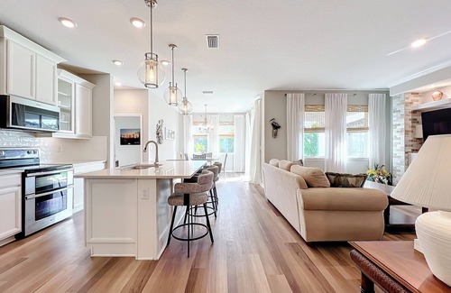 Venice Casa | Prime Area Near Golf Courses! Stunning 3 BDRM! Utils Incl