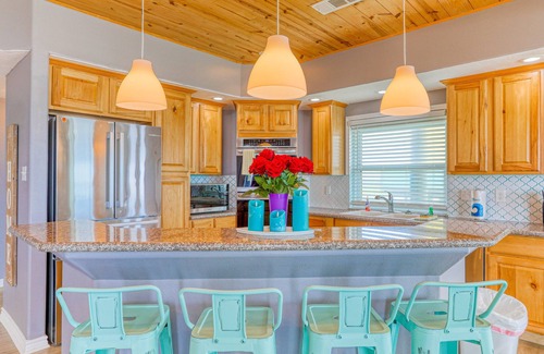 Gilchrist Casa | Prime | Beachfront | Private Gazebo | Sleeps 14