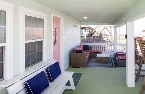 Surfside Beach Casa | Prime | Beachfront | Beach Access | Sleeps 8
