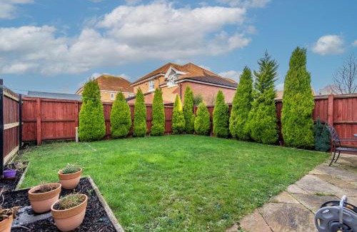 Toton Casa | Prime Beeston 3-Bed House with Driveway & Wi-Fi