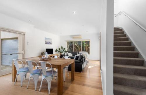 Barwon Heads Casa | Prime Coastal Hideaway, 450m to beach and river