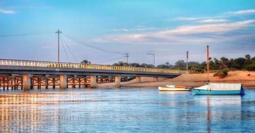 Barwon Heads Casa | Prime Coastal Hideaway, 450m to beach and river