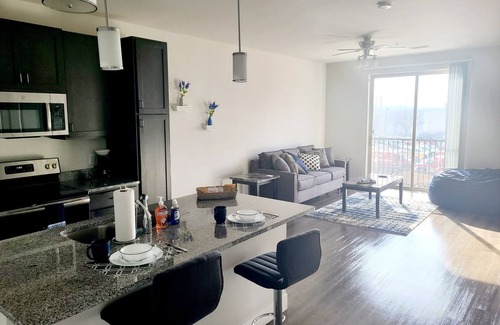 Midtown Apartamento | Prime CWE Area w/ Lux Amenities and King Bed (304)