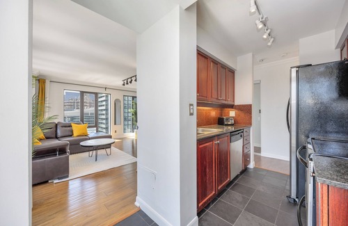 Financial District Condominio | Prime Downtown Condo | Park for Free+Walk to All Attractions