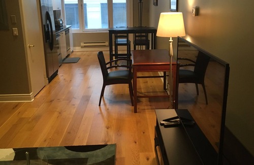 Financial District Condominio | Prime Financial District Location Location Location!