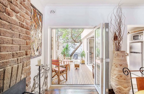 Redfern Casa | Prime locale 3 Bed Artists Home by Surry Hills