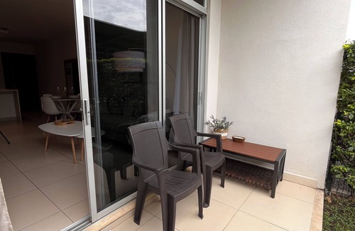 Santa Ana Apartamento | Prime Location 2 BDR Apt, Pool, GYM, ground floor, Walkable to Everything