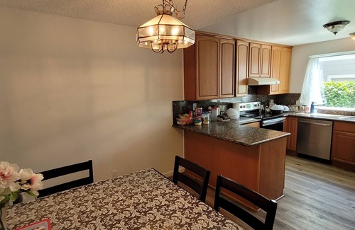 Pleasanton Casa | Prime location - 2-bedroom townhome in Pleasanton with AC, WiFi