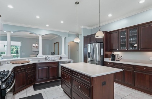 Lady Lake Casa | PRIME LOCATION!!! 3/2 Pool Home, less than 5 minutes from Lake Sumter Landing!