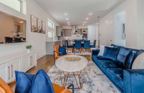 Vickery Meadow Casa | Luxury 3BR Home - Private Balconies, Shared Pool!