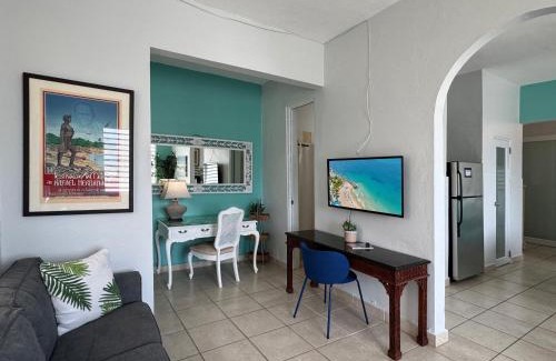 Santurce Apartamento | Prime Location at Condado Beach 2br 1 ba - Apt 3