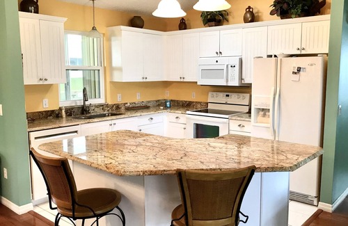 Lady Lake Casa | Prime Location - between Sumter Landing and Spanish Springs - Golf Cart