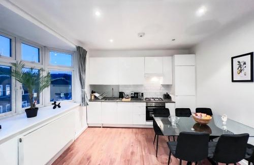 Camden Town with Primrose Hill Apartamento | Prime Location Camden Luxury Apt Sleeps 6