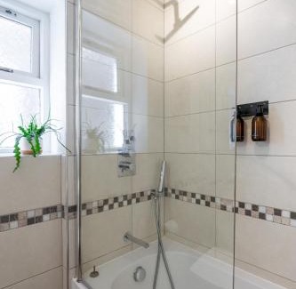 Pontcanna Apartamento | Prime Location Cardiff Pontcanna Modern 2 Bedroom Apartment with Privat Parking