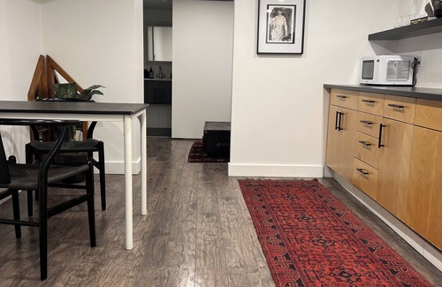 Bickford Park Casa | PRIME LOCATION City Suite in heart of Little Italy