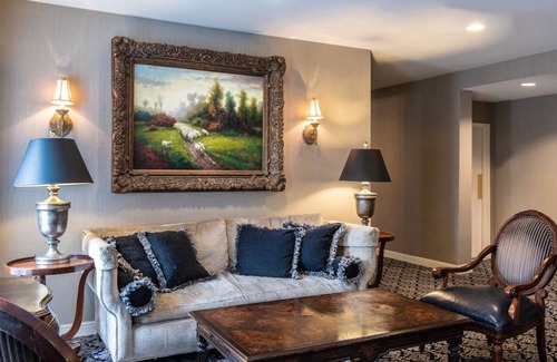 Historic District Hotel | Prime Location! Close to Chesapeake Bay & Beaches