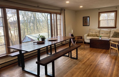 State College Casa | Prime location for PSU football and events - 3BR whole house rental