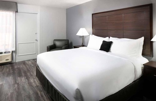 Downtown Tucson Complejo | Prime Location! Free Parking, Outdoor Pool, Close to Rialto Theatre