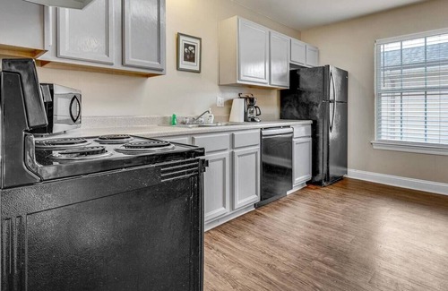 Faubourg Delassize Apartamento | PRIME Location! Gated NOLA Apt! Great for Groups!